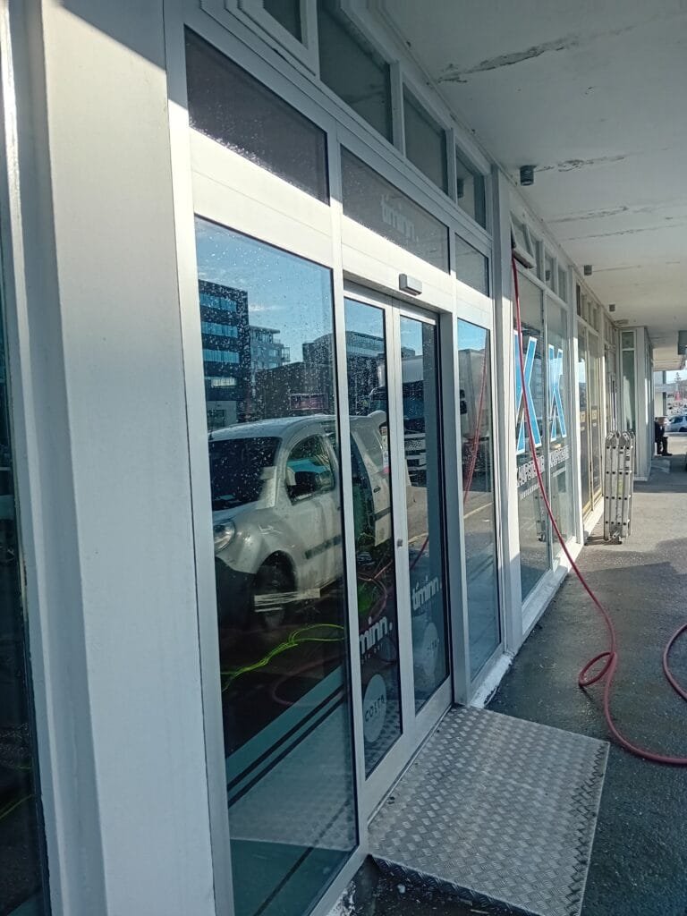 Gluggar á höfuðborgarsvæðinu eftir gluggaþvott – hreinir og skínandi