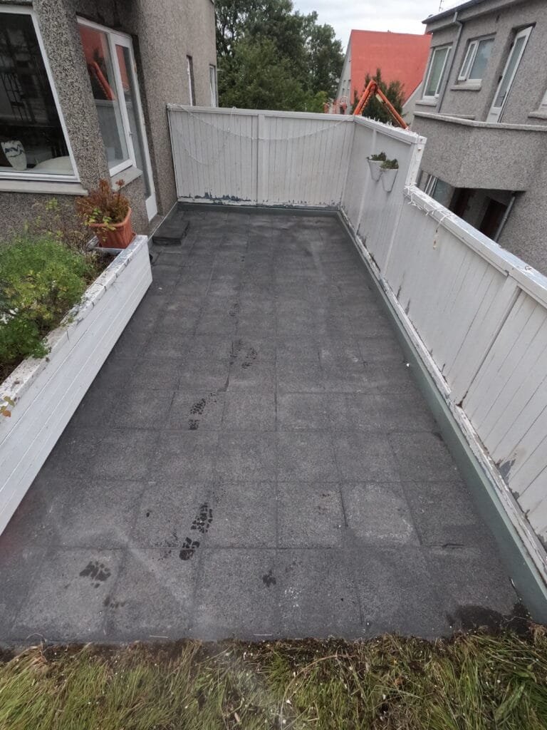 Hellur á Seltjarnarnesi eftir háþrýstiþvott – hreinar og snyrtilegar